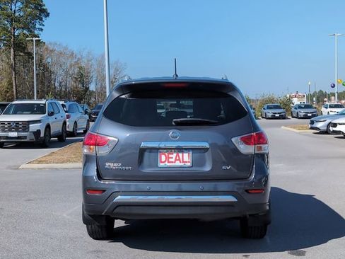 Used 2013 Nissan Pathfinder SV image 4