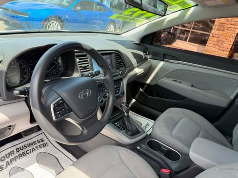 Used 2017 Hyundai Elantra SE FWD image 12