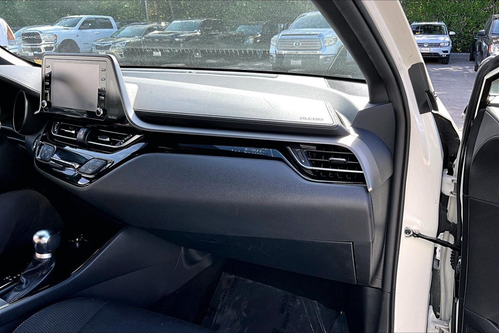Used 2019 Toyota C-HR XLE FWD image 26