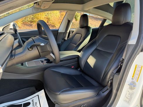 Used 2021 Tesla Model 3 Standard Range Plus image 14