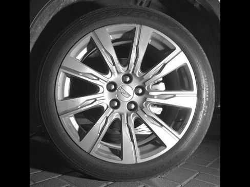 Used 2022 Cadillac XT4 Premium Luxury w/ Enhanced Visibility Package FWD image 11