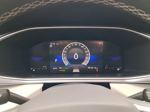 New 2025 Volkswagen Taos SE AWD/4WD image 23