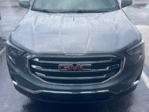Used 2020 GMC Terrain SLT w/ Preferred Package FWD image 2