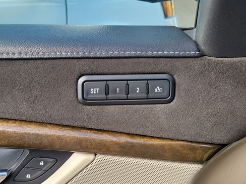 Used 2018 Cadillac Escalade Luxury image 26