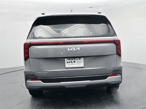 Certified 2025 Kia Carnival EX image 7