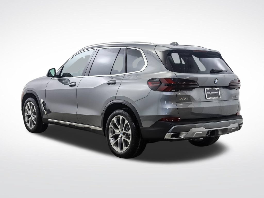 Used 2026 BMW X5 xDrive40i w/ Executive Package AWD/4WD image 3