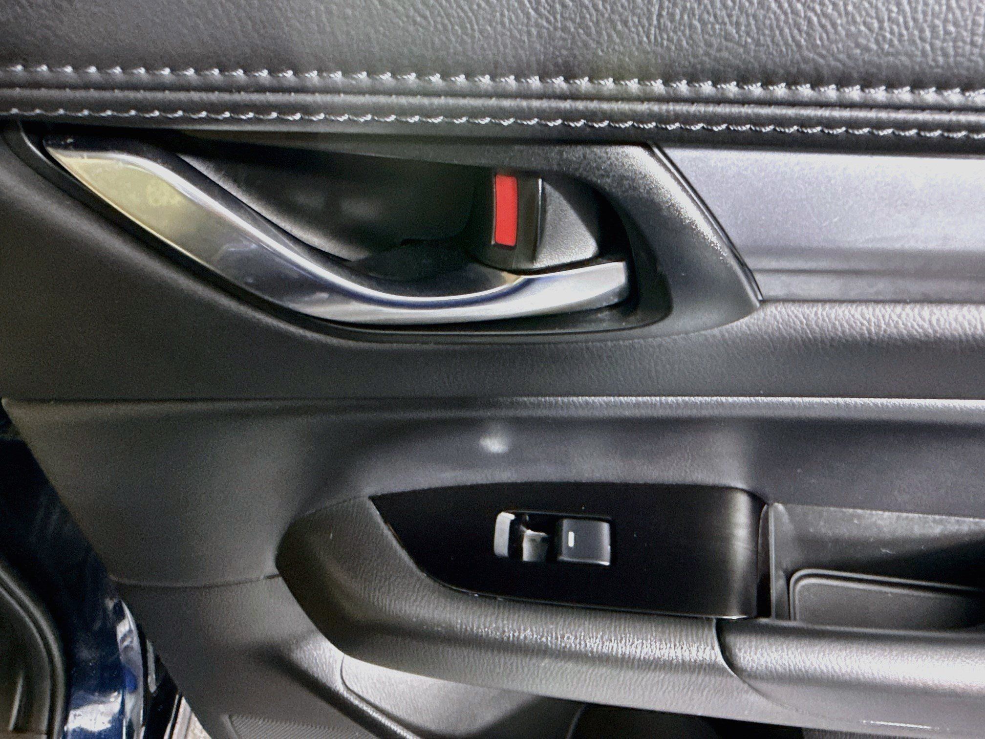Used 2020 MAZDA CX-5 Touring FWD image 31