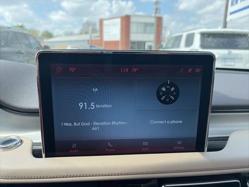 Used 2024 Lincoln Aviator 2WD w/ Premium Package image 23