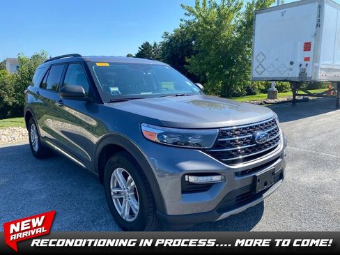 Used 2022 Ford Explorer XLT w/ Equipment Group 202A AWD/4WD image 1