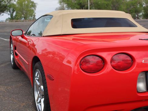 Used 1999 Chevrolet Corvette Convertible w/ Memory Pkg RWD image 28