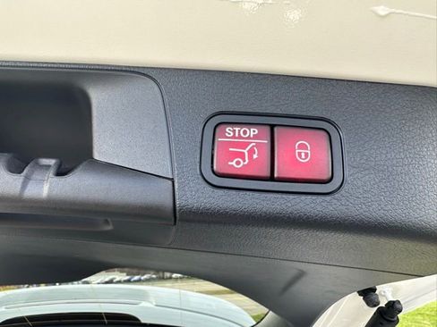 Used 2026 Mercedes-Benz GLB 250 4MATIC image 34