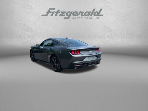 Used 2025 Ford Mustang Coupe RWD image 5