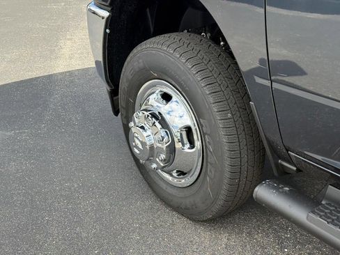 New 2026 RAM 3500 Tradesman AWD/4WD image 13