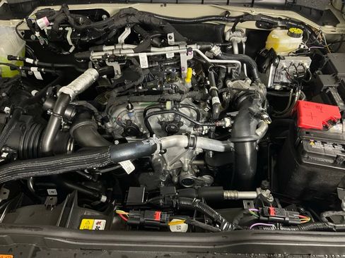 New 2026 Ford Bronco Outer Banks AWD/4WD image 9