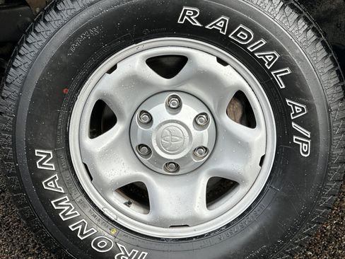 Used 2014 Toyota Tacoma PreRunner image 24