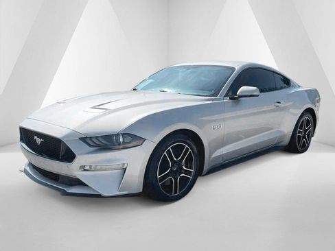 Used 2018 Ford Mustang GT Premium RWD image 3