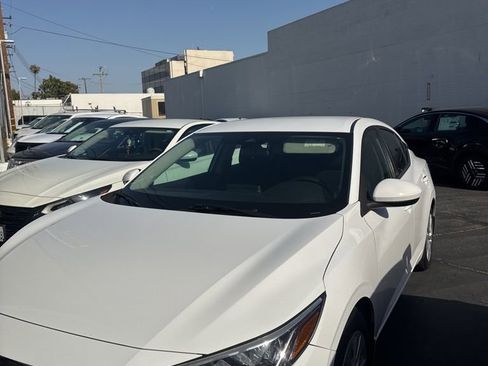Certified 2022 Nissan Sentra S image 1
