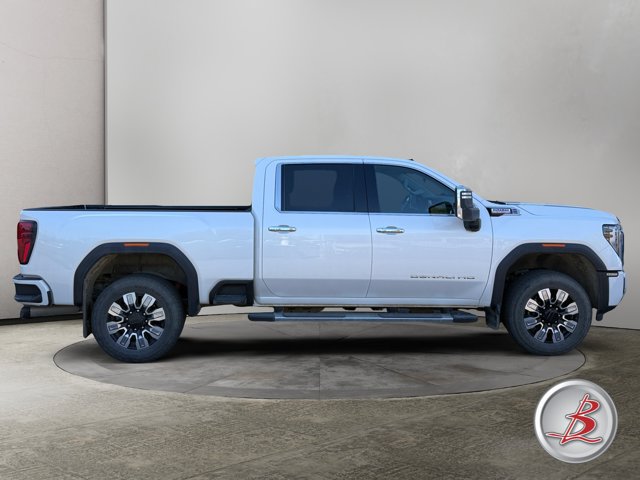 Used 2024 GMC Sierra 2500 Denali w/ Technology Package AWD/4WD image 8