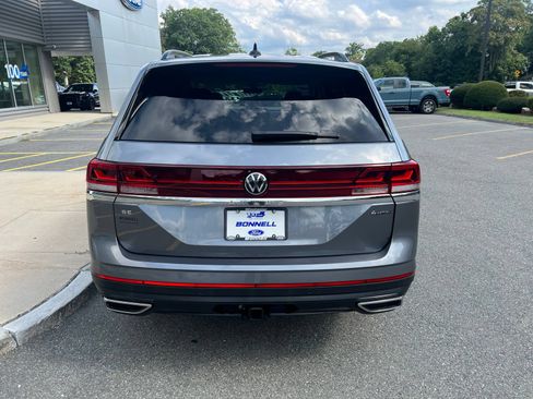 Used 2024 Volkswagen Atlas SE w/ Panoramic Sunroof Package AWD/4WD image 5