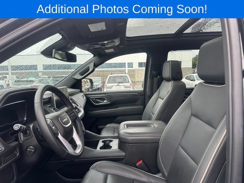 Used 2023 GMC Yukon SLT w/ SLT Premium Package AWD/4WD image 8