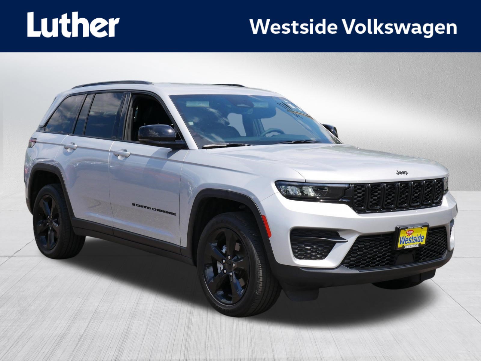 Used 2023 Jeep Grand Cherokee Altitude AWD/4WD image 1