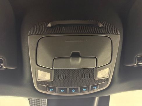 Used 2018 Ford Expedition XLT w/ Equipment Group 202A RWD image 38