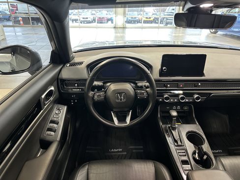 Used 2023 Honda Civic Sport Touring image 2