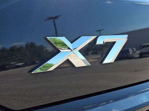 Used 2025 BMW X7 xDrive40i w/ M Sport Package AWD/4WD image 33