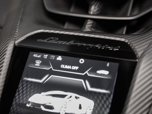 Used 2024 Lamborghini Revuelto image 37