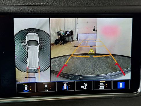 Used 2024 GMC Yukon XL Denali image 14