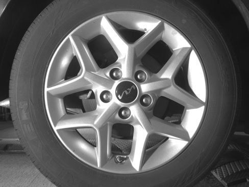 Used 2025 Kia Soul LX w/ LX Technology Package FWD image 20