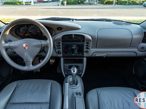 Used 2002 Porsche 911 Carrera image 10