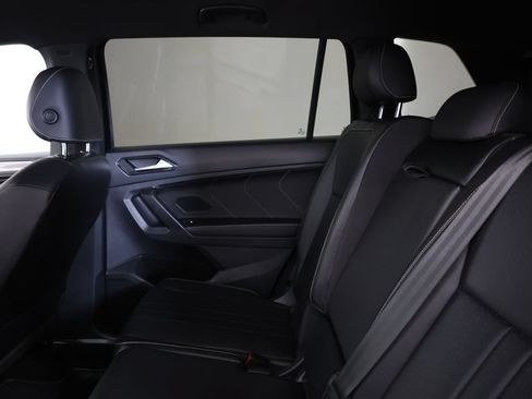 Used 2022 Volkswagen Tiguan SE R-Line FWD image 25