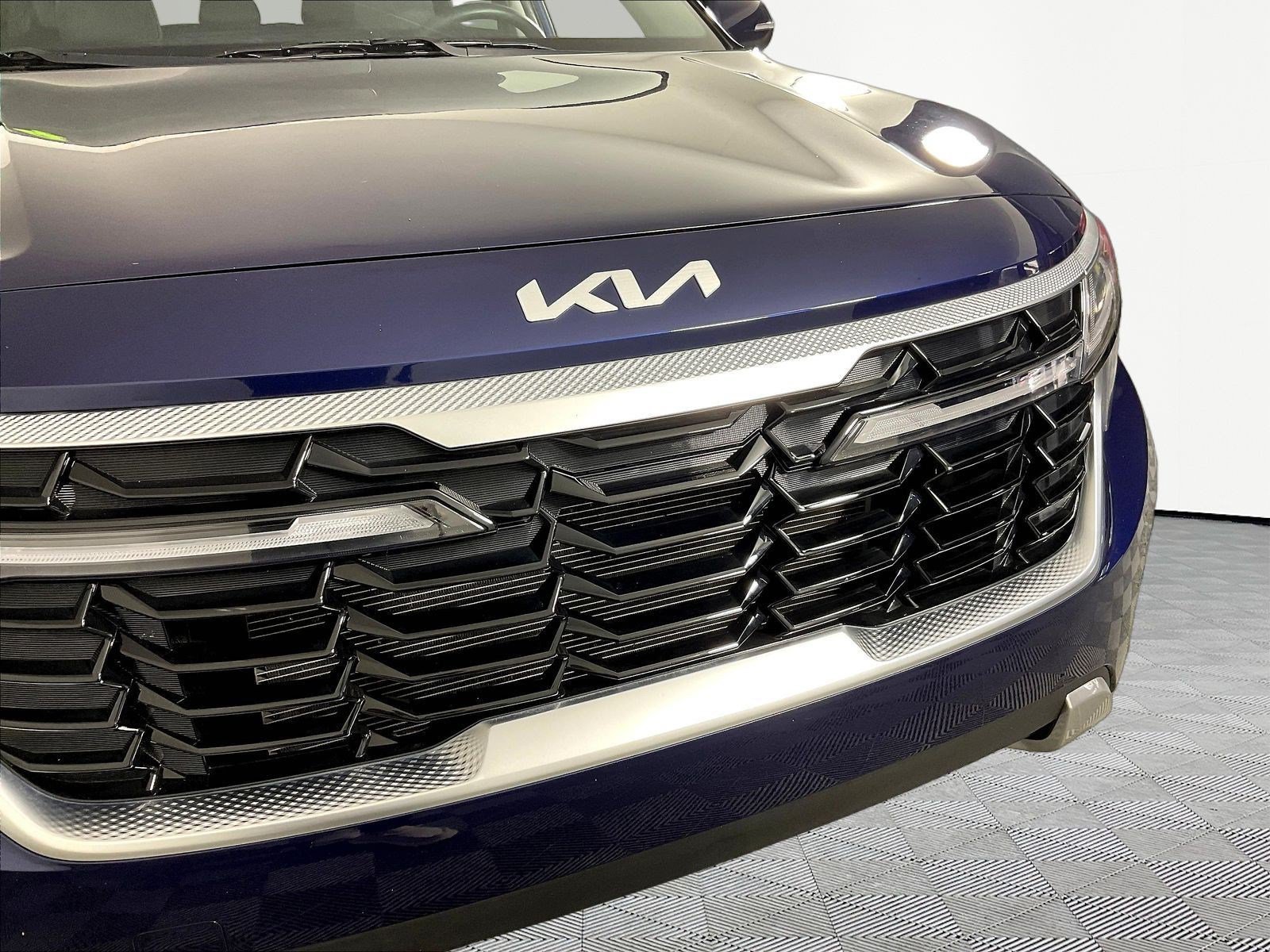 Used 2024 Kia Seltos EX FWD image 32