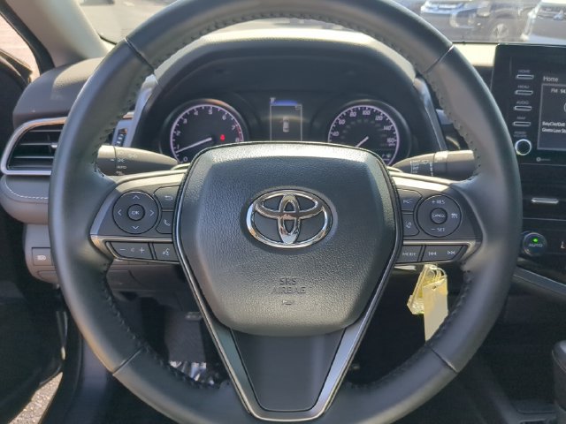 Used 2024 Toyota Camry SE FWD image 30
