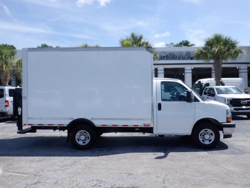 Used 2020 Chevrolet Express 3500 w/ Power Convenience Package RWD image 1