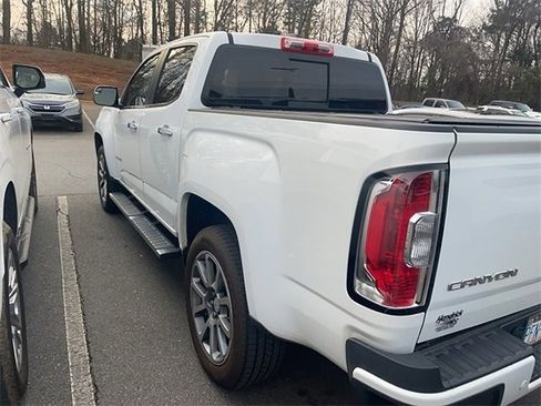 Used 2019 GMC Canyon Denali image 2