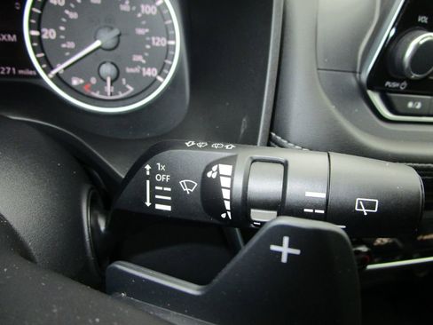 Used 2023 Nissan Rogue SV image 27