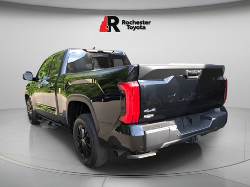 Used 2022 Toyota Tundra SR5 w/ SR5 Convenience Package AWD/4WD image 5