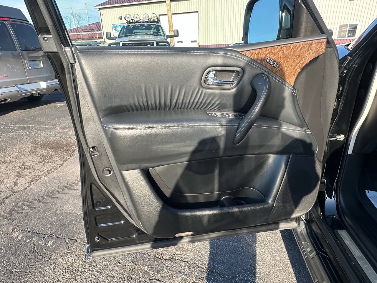 Used 2016 INFINITI QX80 4WD image 12