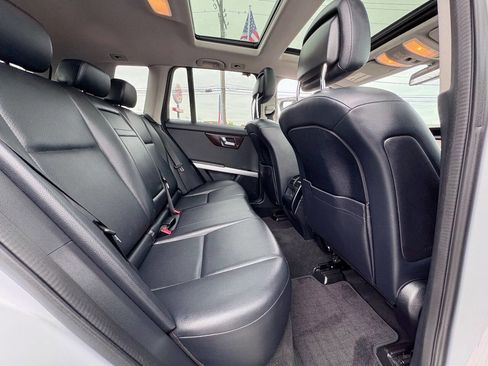 Used 2010 Mercedes-Benz GLK 350 4MATIC image 28