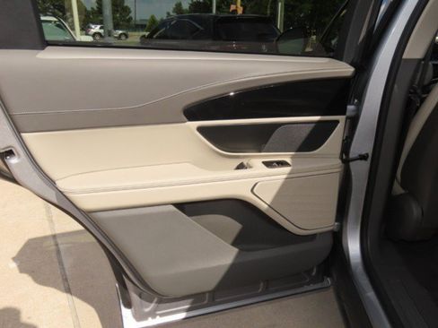Certified 2025 Lincoln Nautilus Premier AWD/4WD image 18