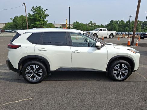 Certified 2023 Nissan Rogue SV w/ SV Premium B Package AWD/4WD image 8