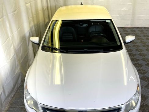 Used 2010 Volkswagen CC Sport image 2