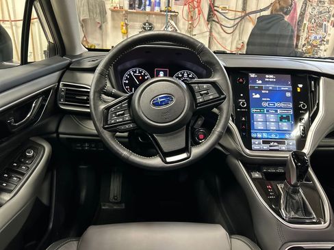 Used 2025 Subaru Outback Onyx Edition image 17