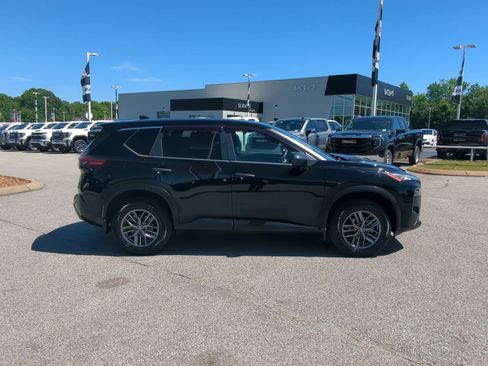 Used 2021 Nissan Rogue S FWD image 9
