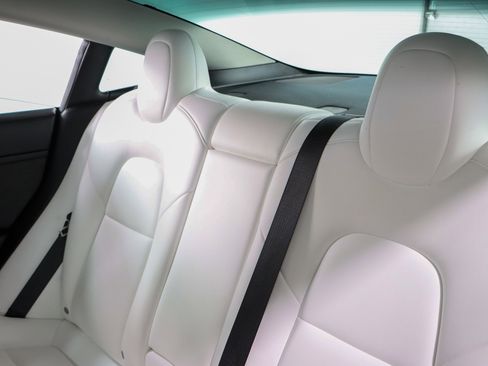 Used 2022 Tesla Model 3 Long Range image 22