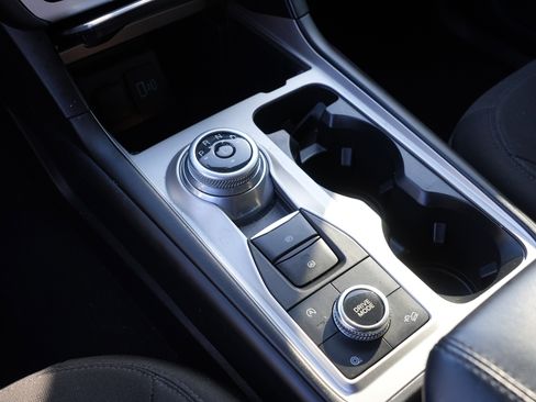 Used 2023 Ford Explorer XLT image 29