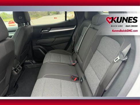Used 2025 GMC Terrain Elevation w/ Technology Package II AWD/4WD image 8