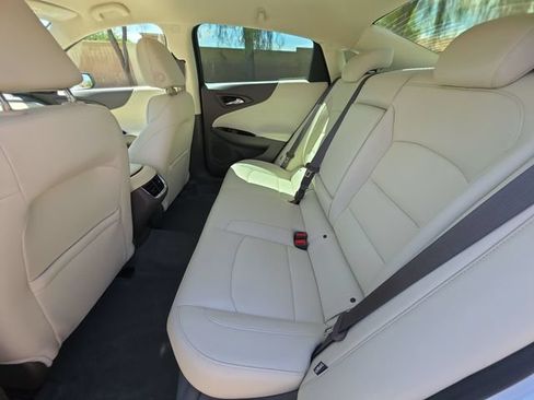 Used 2019 Chevrolet Malibu LT w/ Leather Package FWD image 23